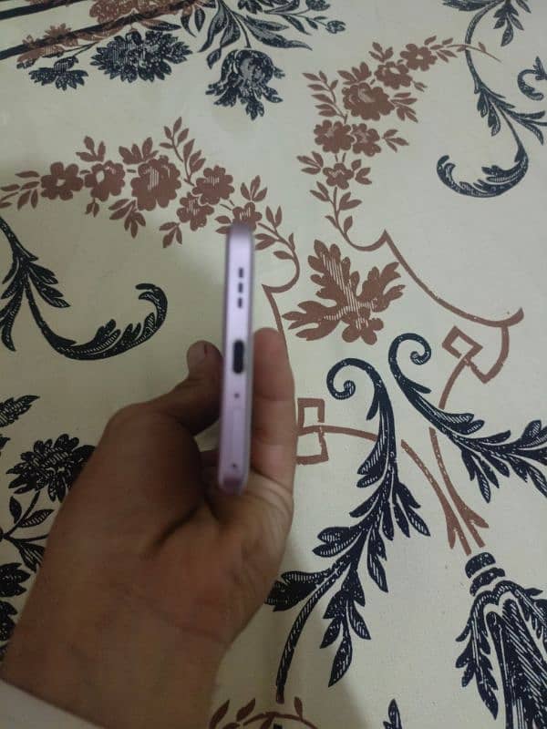 urgent sale oppo Reno 3 pro non pta 10 by 10 shade on white colour 2