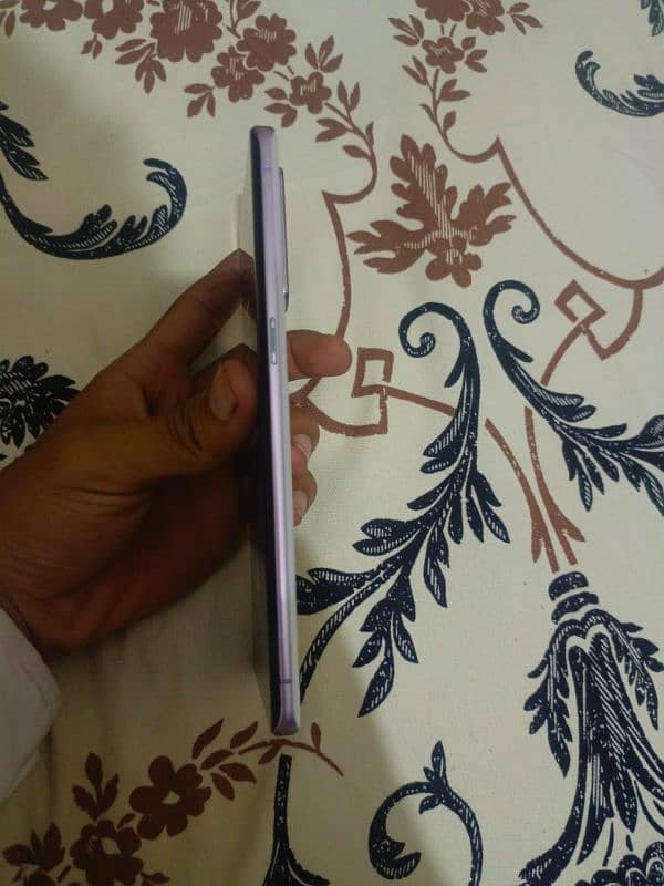 urgent sale oppo Reno 3 pro non pta 10 by 10 shade on white colour 5