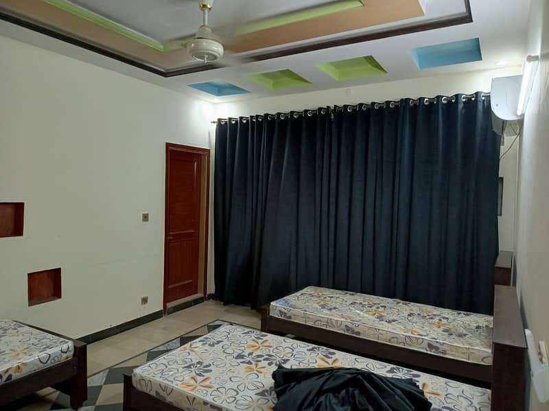 Single/Sharing rooms in G-13/3 with quality food/net/laundry/cleani 4