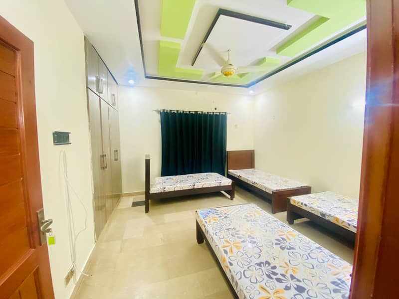 Single/Sharing rooms in G-13/3 with quality food/net/laundry/cleani 0