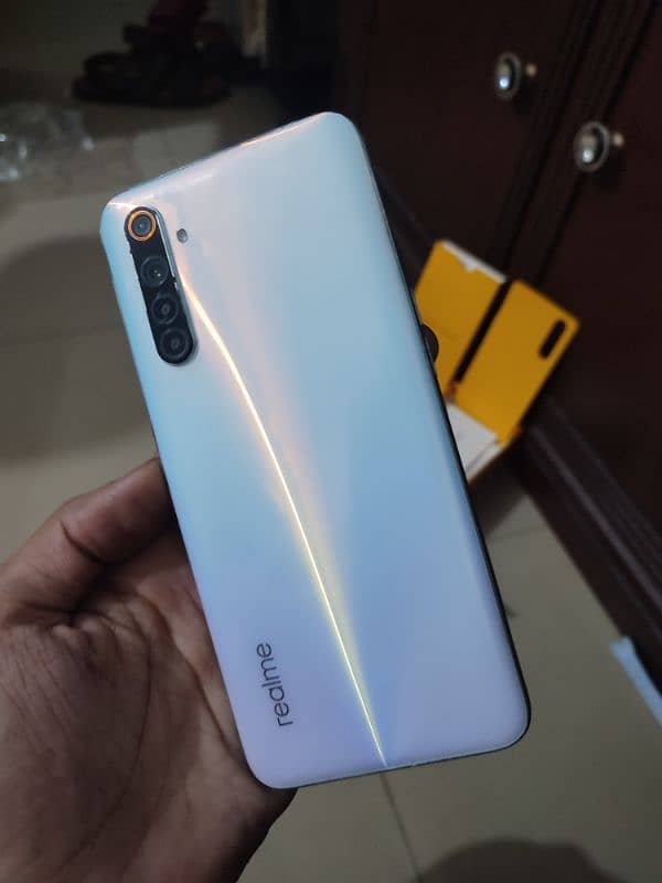 realme 6 . pubg smooth+ extreme . with all accessories. 2