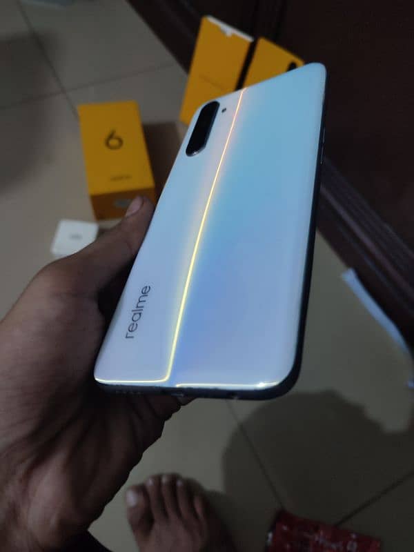 realme 6 . pubg smooth+ extreme . with all accessories. 4