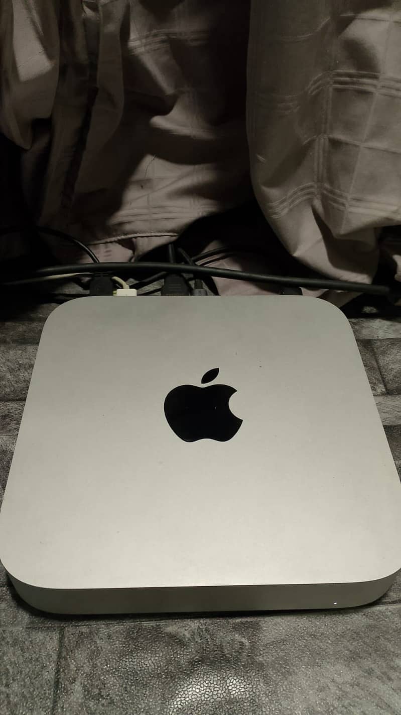 mac mini m1 for sale, with box and complete accessories 0