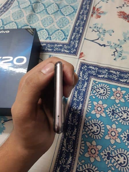 vivo v20 4