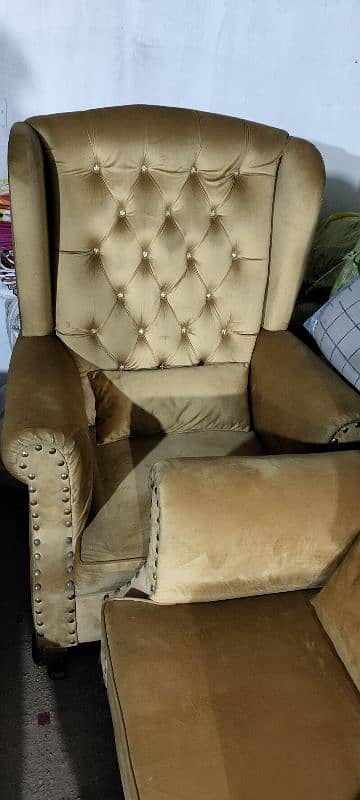 Dewan And Sofa Chair or Coffee table 4