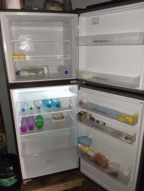 Heir full size fridge 10/10 condition 4