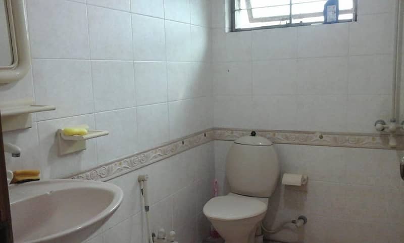 Upper Portion Available for Rent 4