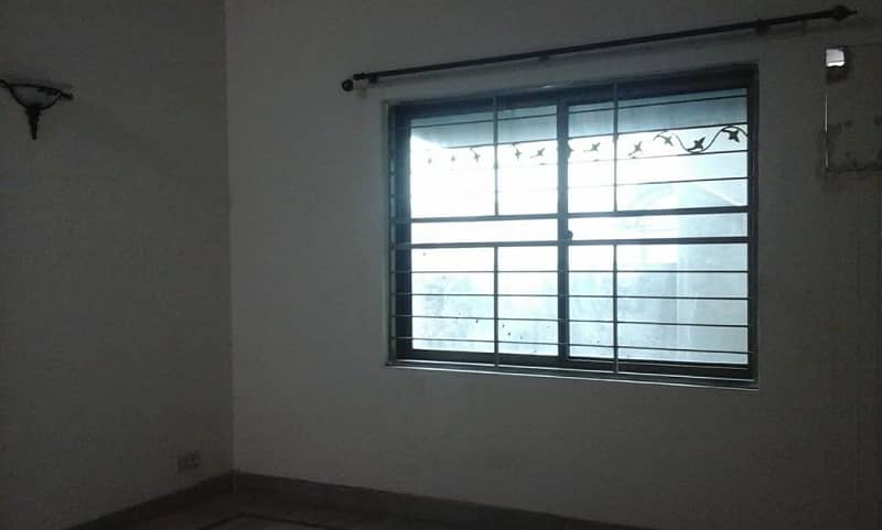 Upper Portion Available for Rent 5