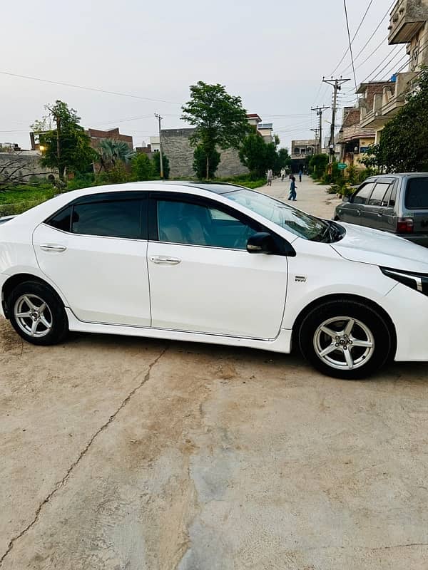 Toyota Corolla Altis 2016 1