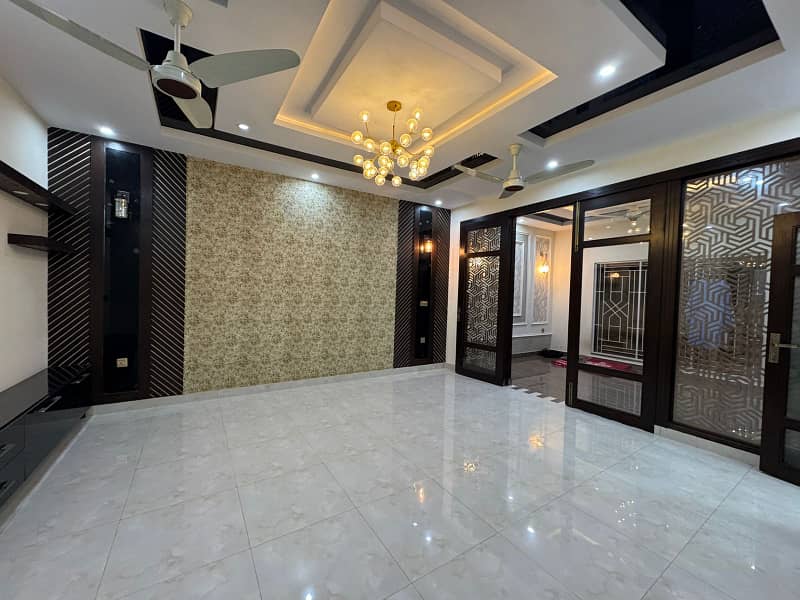 Ten Marla Brand New House in Bahria Town Lahore 3