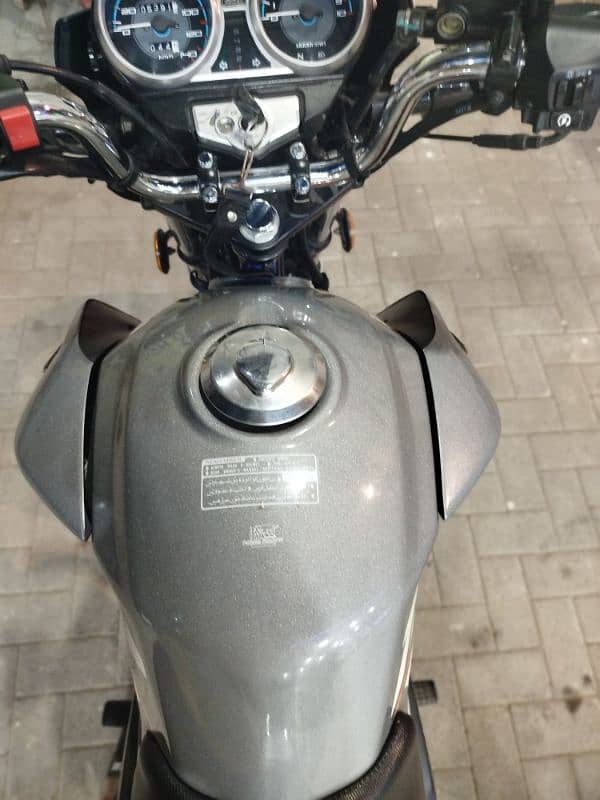 Honda CB 150F 23 Model 23 Register October ke month ki hai Urjent Sale 5