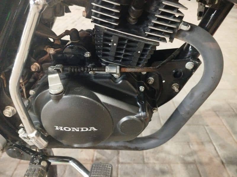 Honda CB 150F 23 Model 23 Register October ke month ki hai Urjent Sale 7