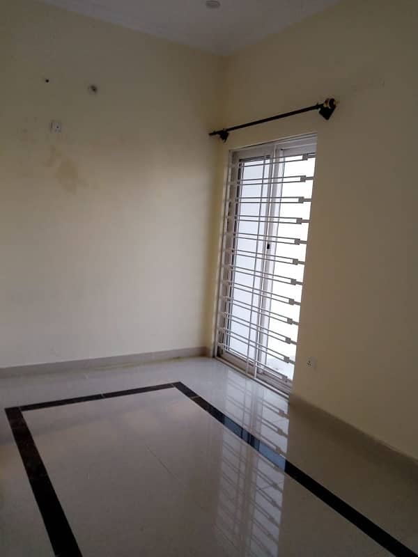 14 M CORNER HOUSE WITH BASEMENT /8 BEDROOMS ACCOUMODATION AVAILABLE FOR RENT 5