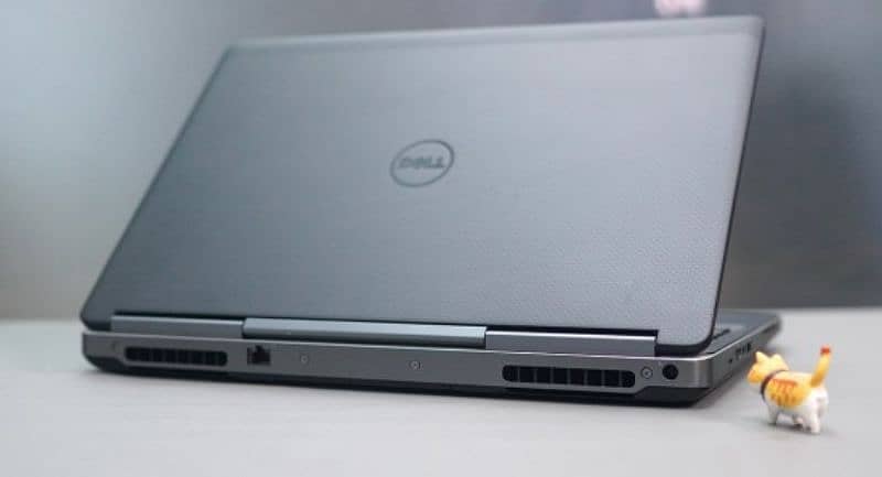 Dell Precision 7720 Workstation – Intel Xeon E3-1Nvidia Quadro P5000M 1