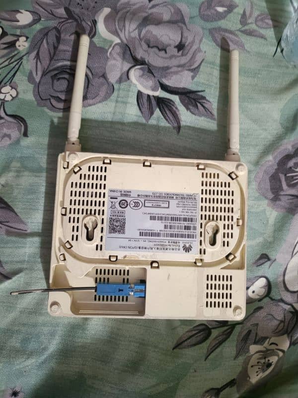 Huawei Echolife HG8245H GPON Router 1