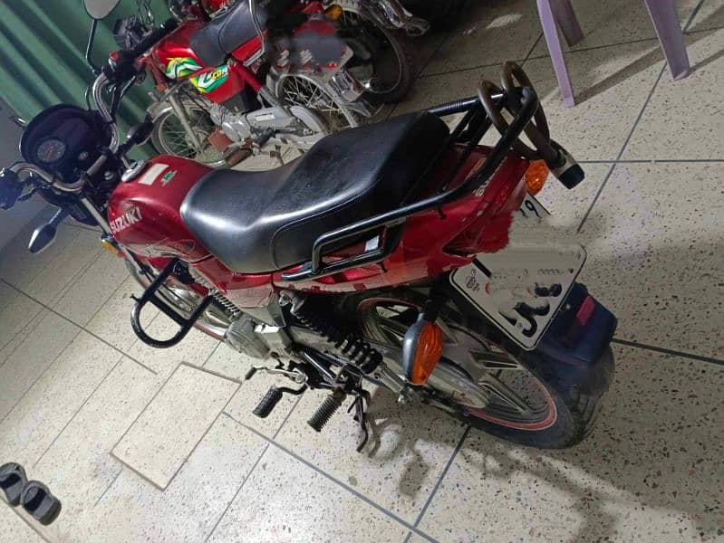 Suzuki GD110 5