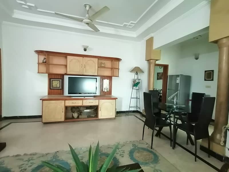 DHA 1 Kanal Fully Furnished Very Stylish Upper Portion For Rent In Phase 1 5