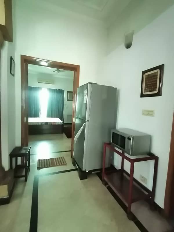 DHA 1 Kanal Fully Furnished Very Stylish Upper Portion For Rent In Phase 1 10