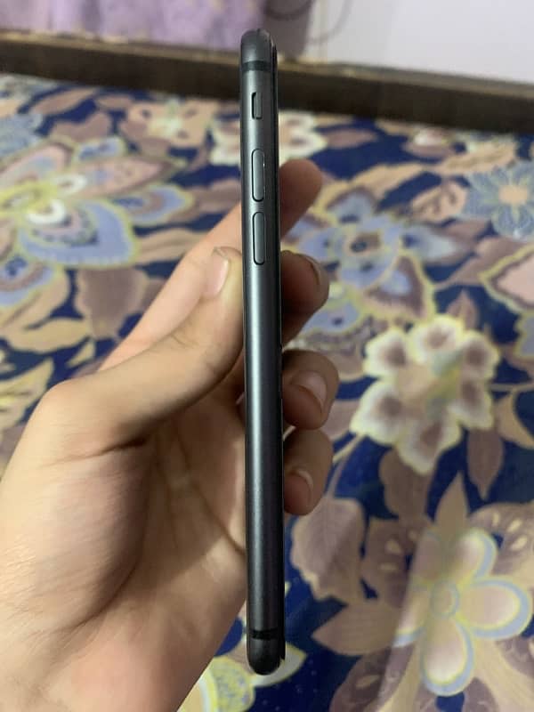 IPhone 8 64gb Fu 10/10 condition Waterpack 2