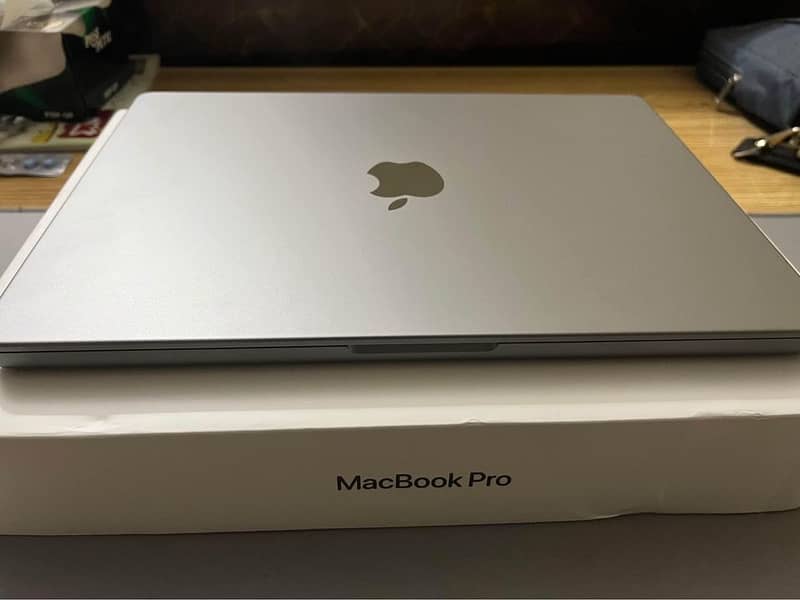 14" Macbook Pro 2021 with M1 Pro Chip 3