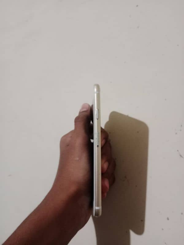 iPhone 6 PTA aproof 16 GB gold colour 1