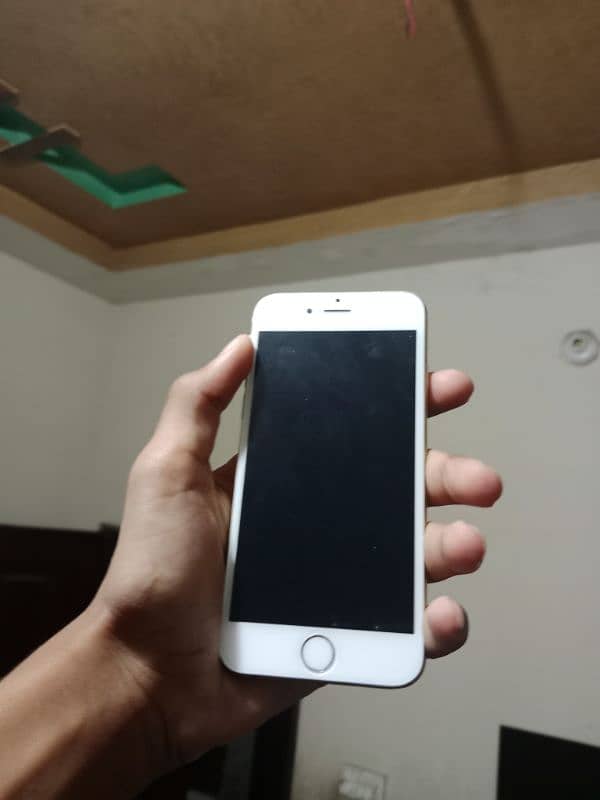 iPhone 6 PTA aproof 16 GB gold colour 5