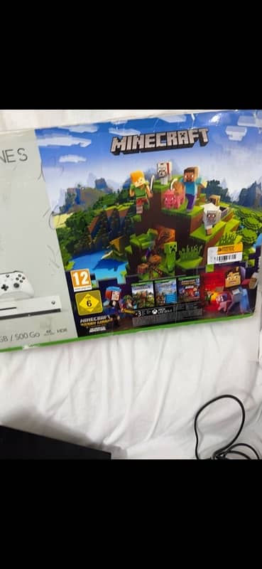 Xbox one s 1tb with box 4