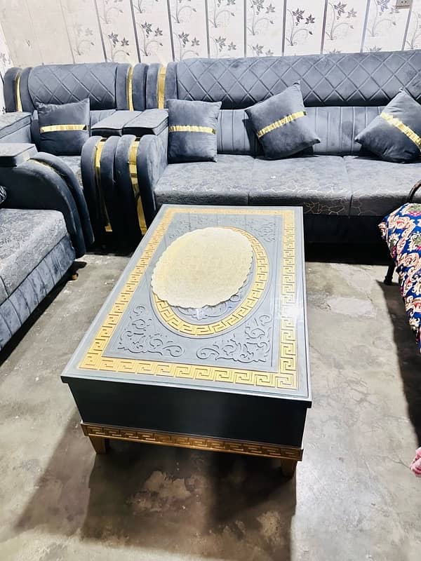 5 Seater Sofa with table 0