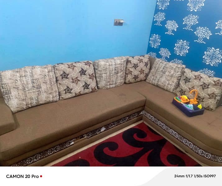 L shaped Sofa 0