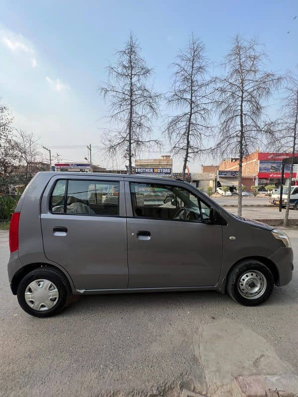 Suzuki Wagon R 2018 12