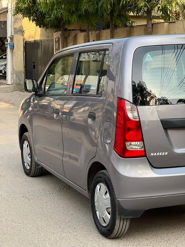 Suzuki Wagon R 2018 14