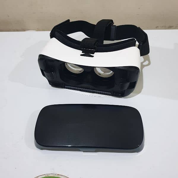 Samsung Gear VR Headset 4