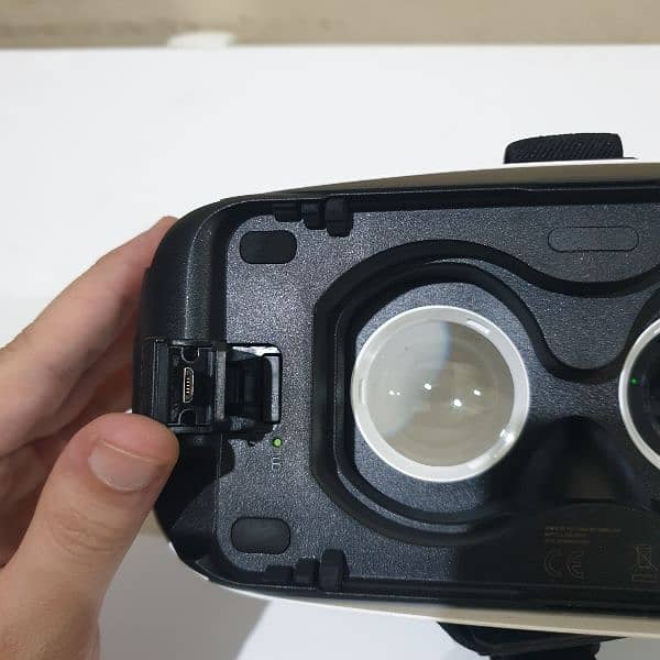 Samsung Gear VR Headset 7