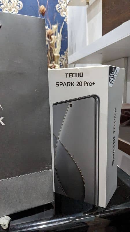 Tecno Spark 20 pro plus 0