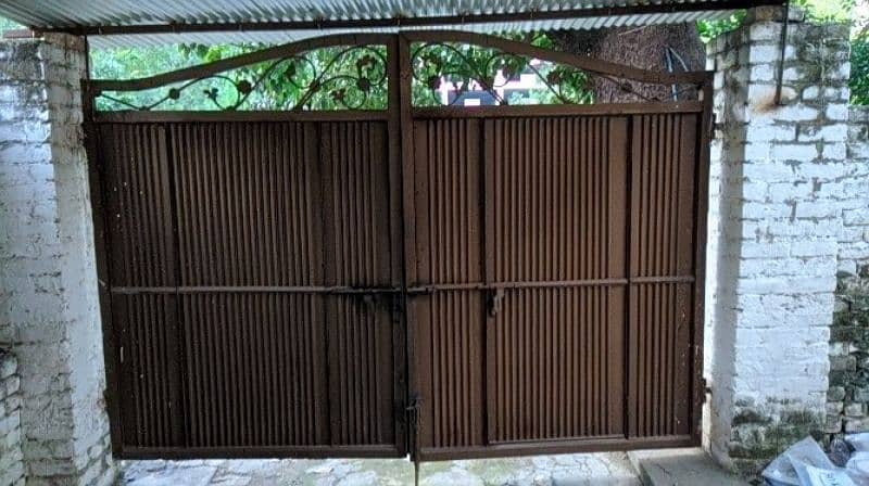 Iron gate for sale urgently 1