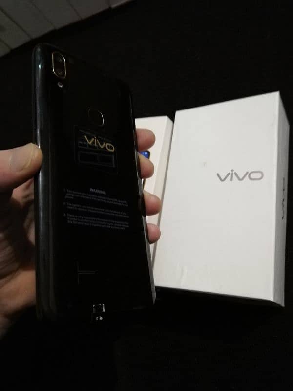 Vivo Y85 4gb 64gb pta approved black colour 2