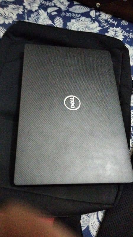 Dell Latitude 7400 2