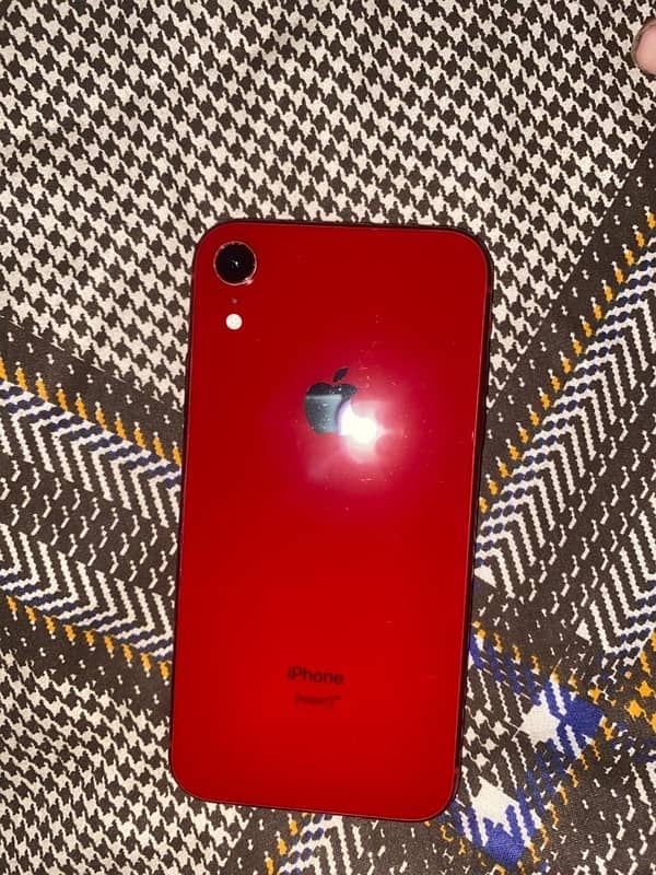 Iphone xr 64 gb face ok 1year say sim work kr rhi hai kui masla ni hai 1