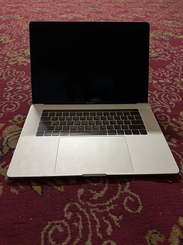 mac book pro 17 5