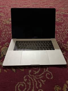 macbook pro 2017 15inch