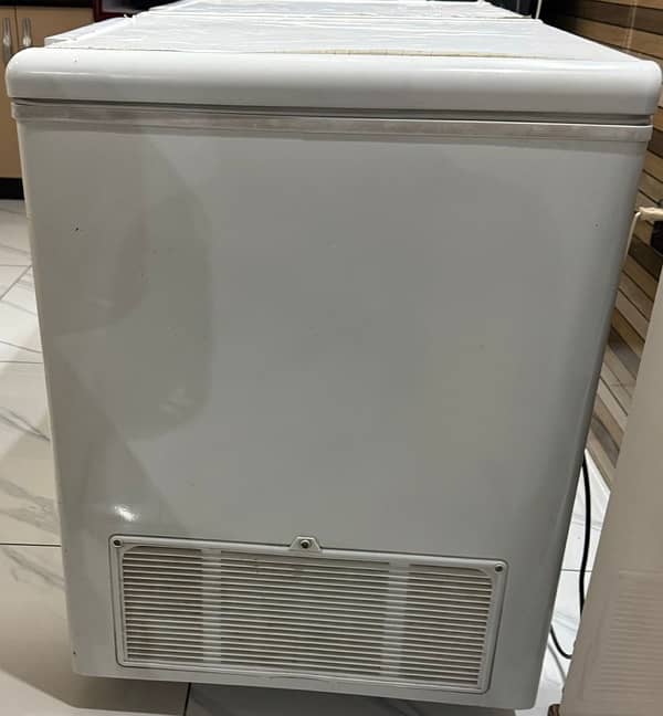 HAIER DOUBLE DOOR REFRIGERATOR PLUS FREEZER 4