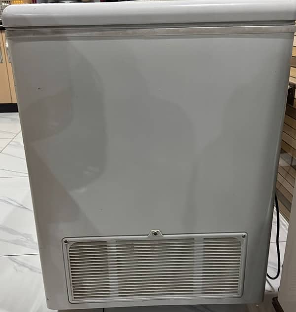 HAIER DOUBLE DOOR REFRIGERATOR PLUS FREEZER 7