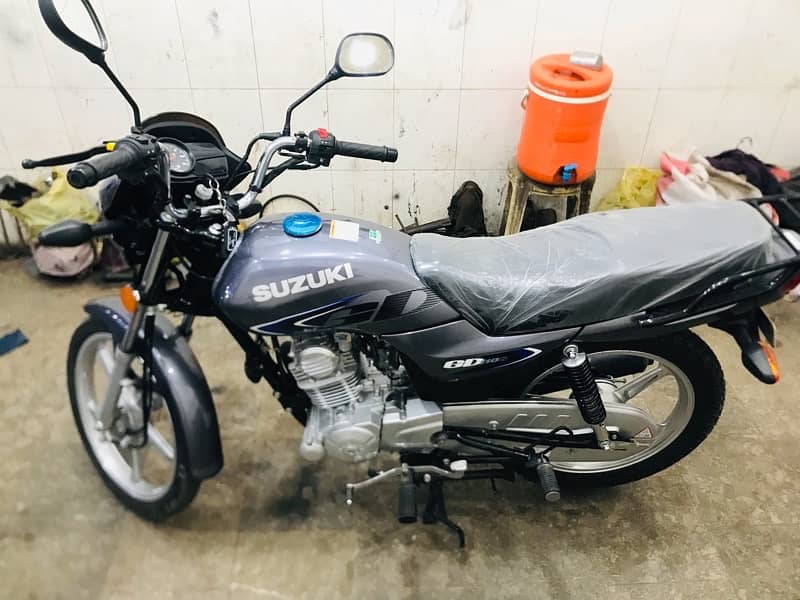 Suzuki gd 110s 24-3 1650 chali howe hai brand new hai 3