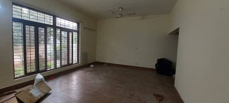 Ideal Location 1 Kanal Awesome Lower Portion with 3 Beds Available For Rent in Defence Phase 2 Block U Near LUMS 0