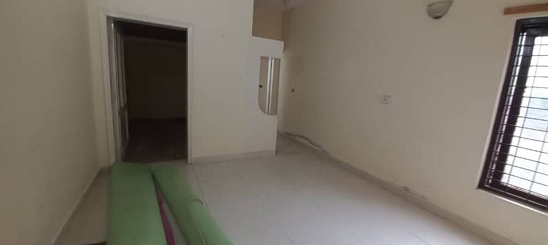 Ideal Location 1 Kanal Awesome Lower Portion with 3 Beds Available For Rent in Defence Phase 2 Block U Near LUMS 15