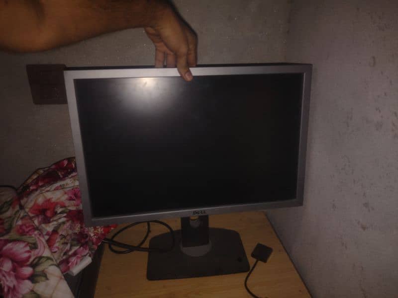 24' inches lcd for sale best for gaming and casual use huge screen 3