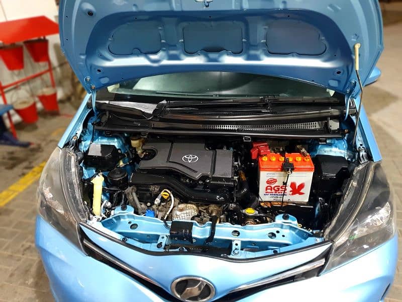 Toyota Vitz 2014 4