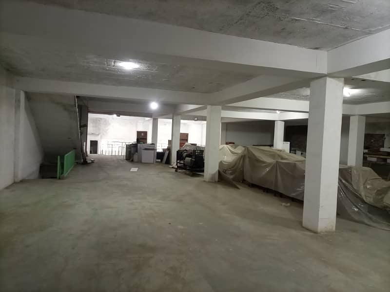 Warehouse For Rent Cargo Lift Near To Wadat Road, Ferzopura Road 4