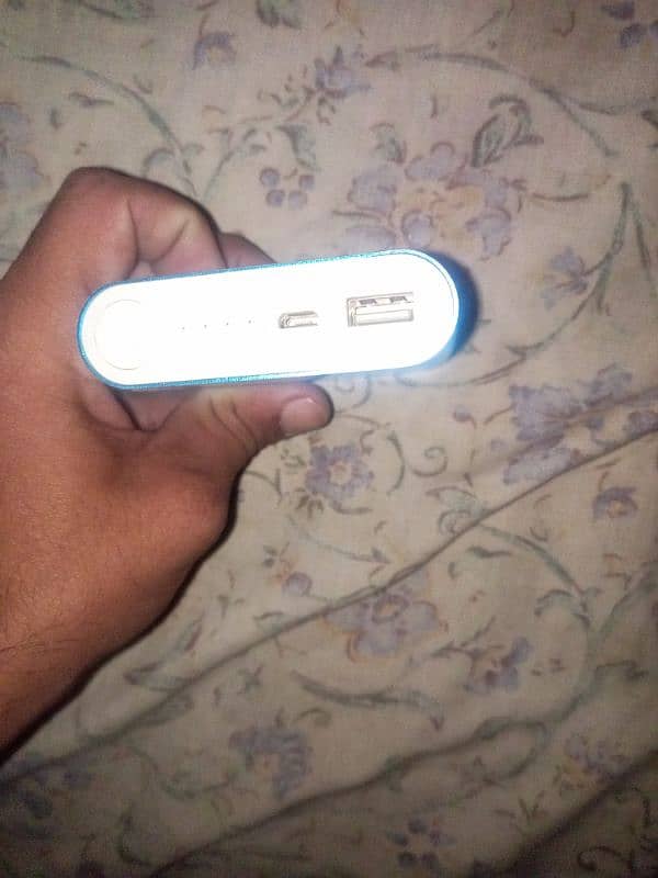 power bank and wales hadphone 3000 03218413149 whats upe ya call 0