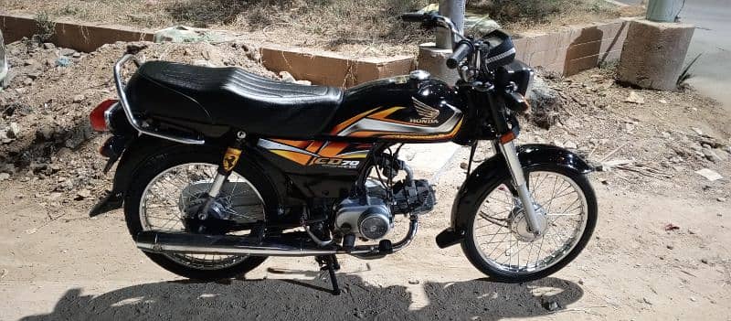 Honda CD 70 model 2022 First owner Karachi num 03278228900 1